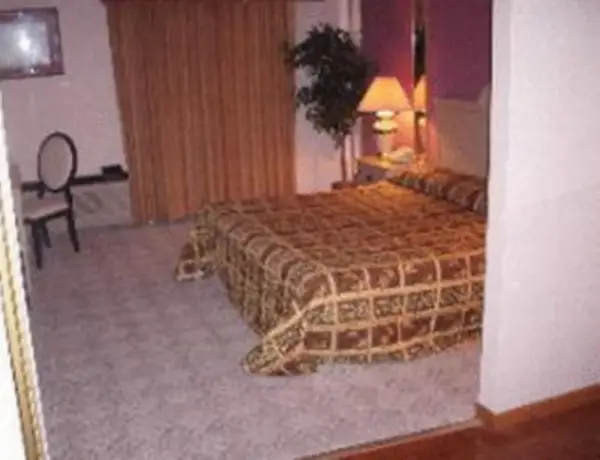 Chateau Royale Inn 5